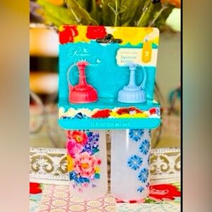 The Pioneer Woman Keepsake Floral 2-Piece Plastic Squeeze Bottles